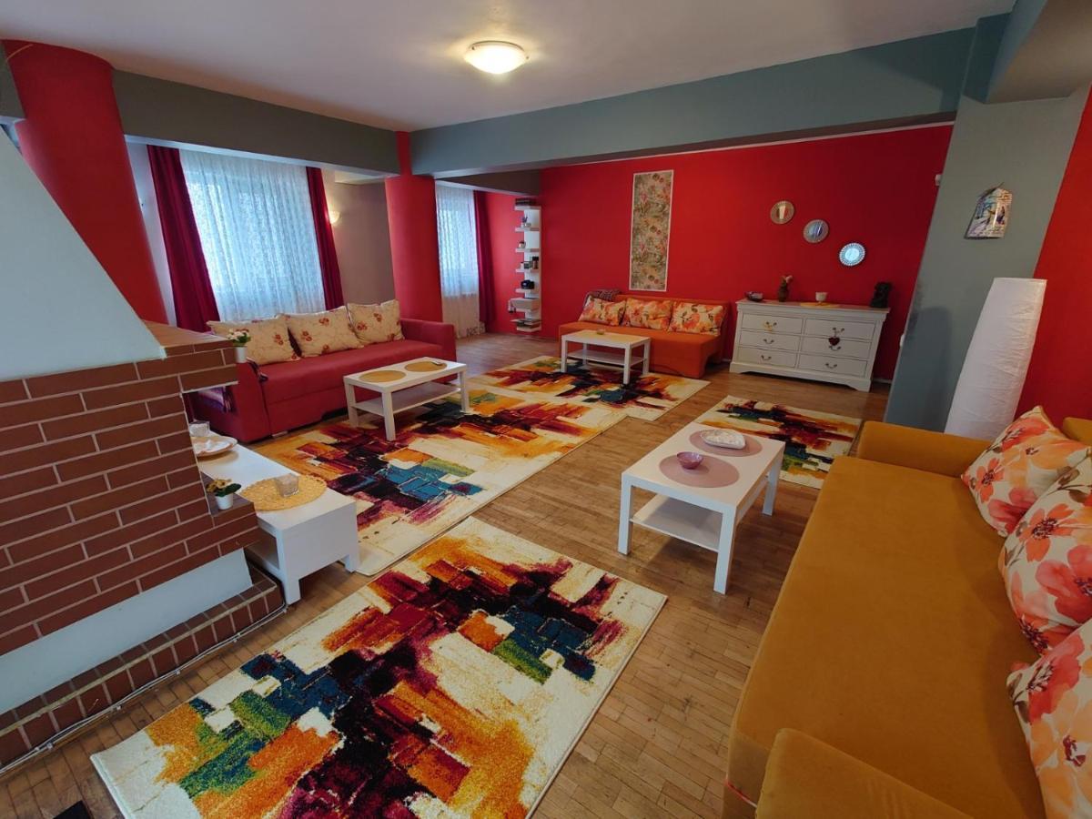 Andreea'S Apartments-Old Town Bukares Bagian luar foto