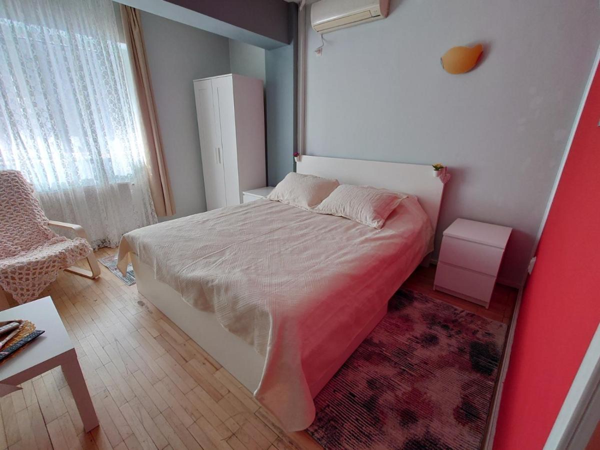 Andreea'S Apartments-Old Town Bukares Bagian luar foto