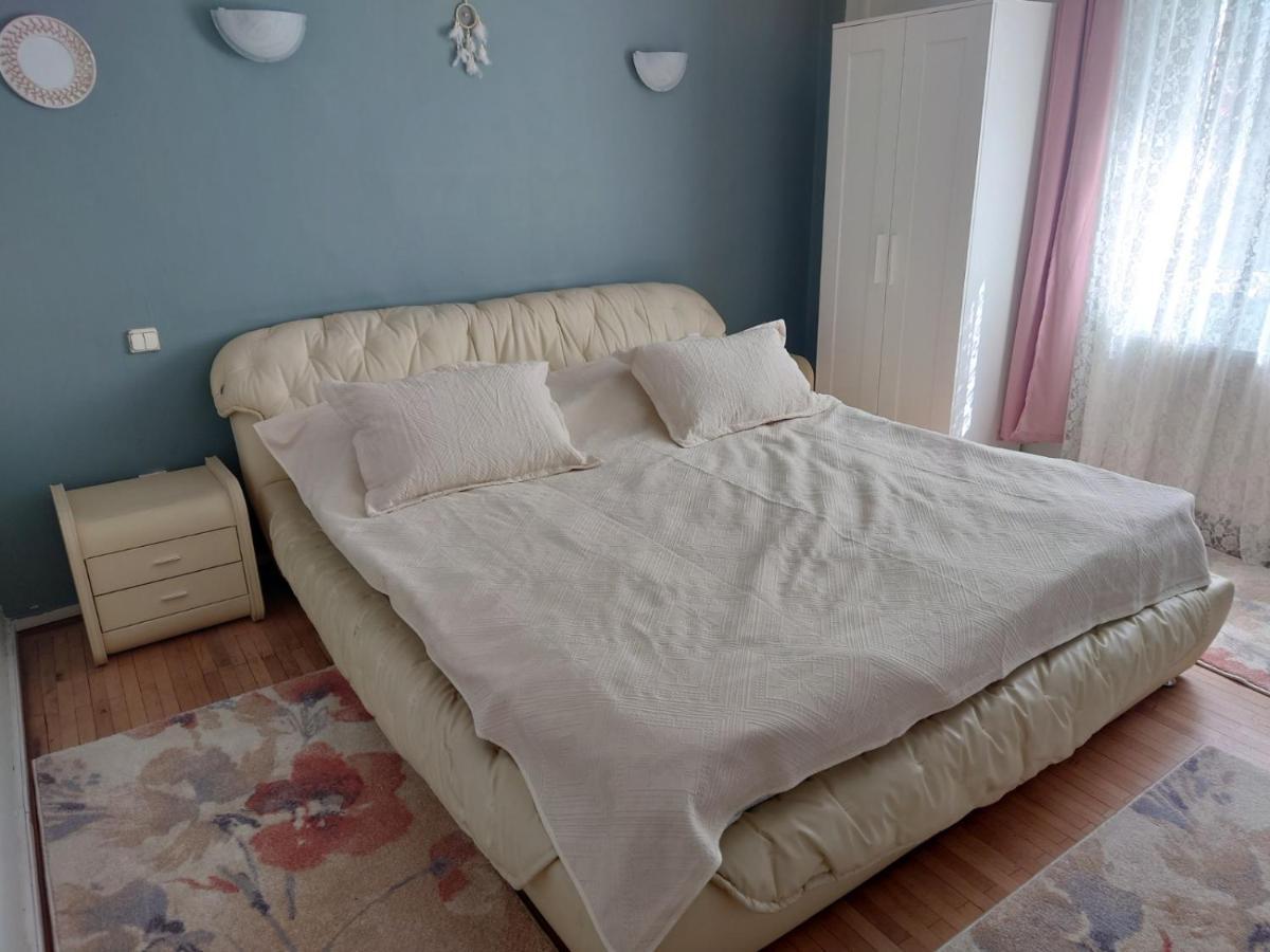 Andreea'S Apartments-Old Town Bukares Bagian luar foto
