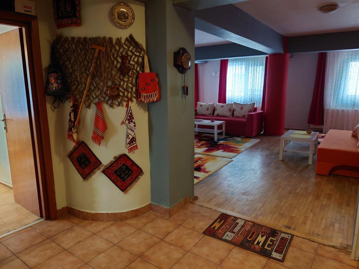 Andreea'S Apartments-Old Town Bukares Bagian luar foto