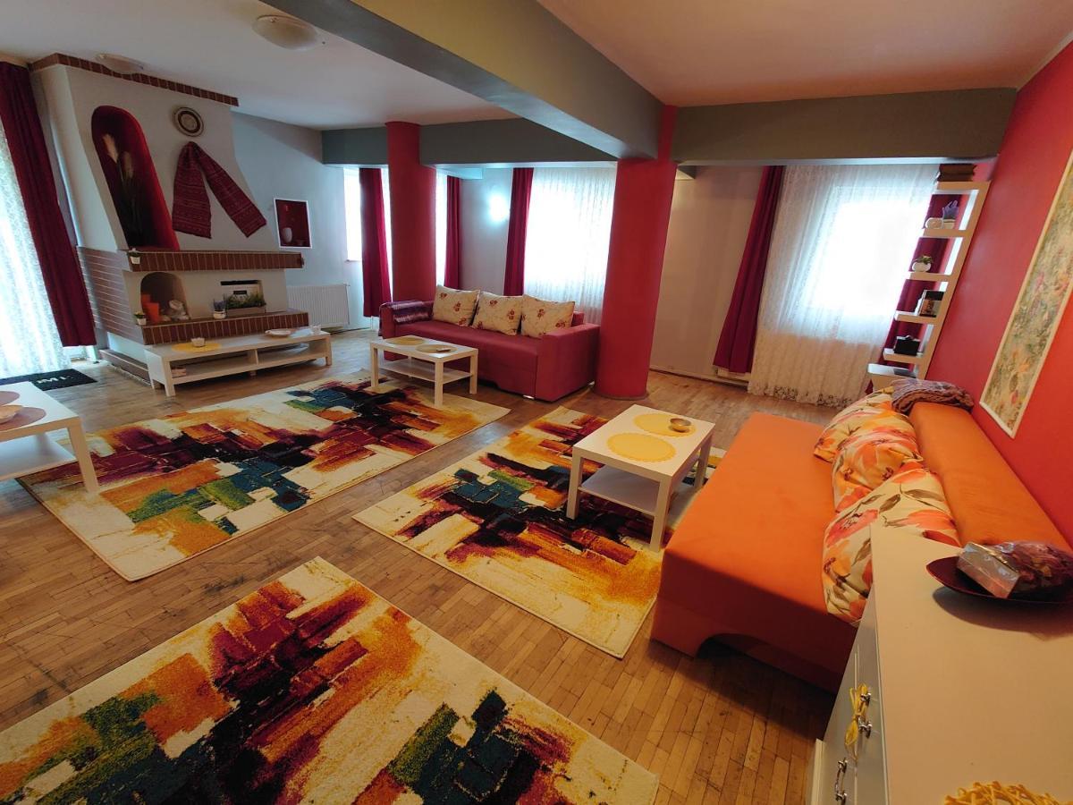 Andreea'S Apartments-Old Town Bukares Bagian luar foto