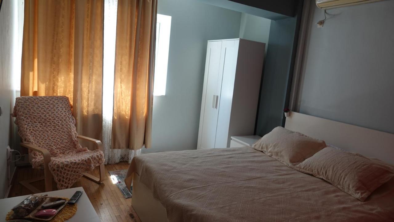 Andreea'S Apartments-Old Town Bukares Bagian luar foto
