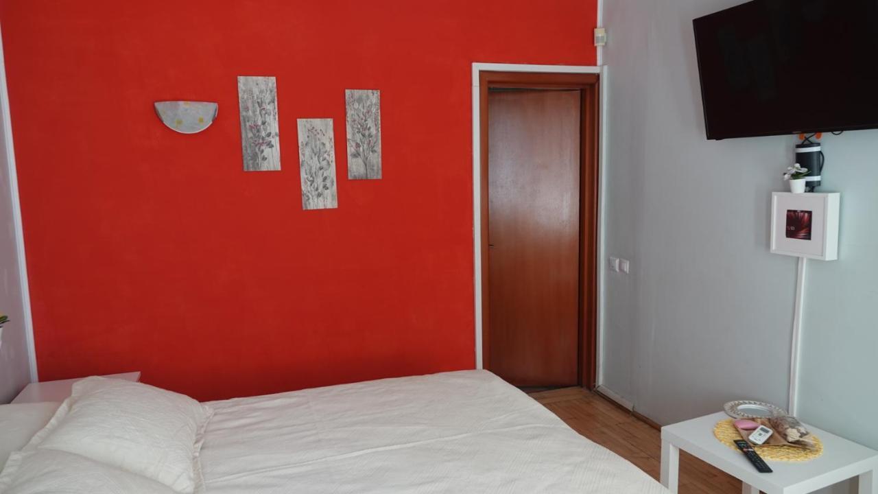 Andreea'S Apartments-Old Town Bukares Bagian luar foto
