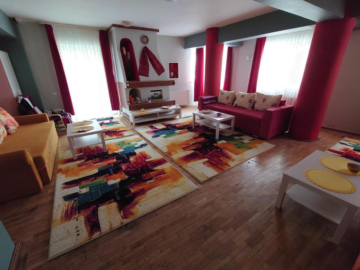 Andreea'S Apartments-Old Town Bukares Bagian luar foto
