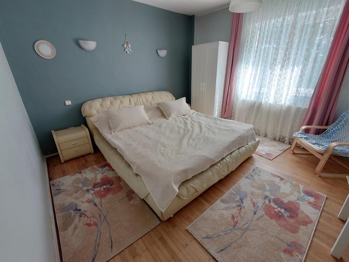 Andreea'S Apartments-Old Town Bukares Bagian luar foto