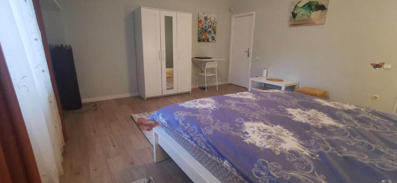 Andreea'S Apartments-Old Town Bukares Bagian luar foto