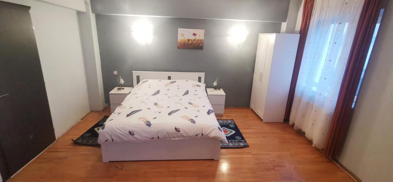 Andreea'S Apartments-Old Town Bukares Bagian luar foto